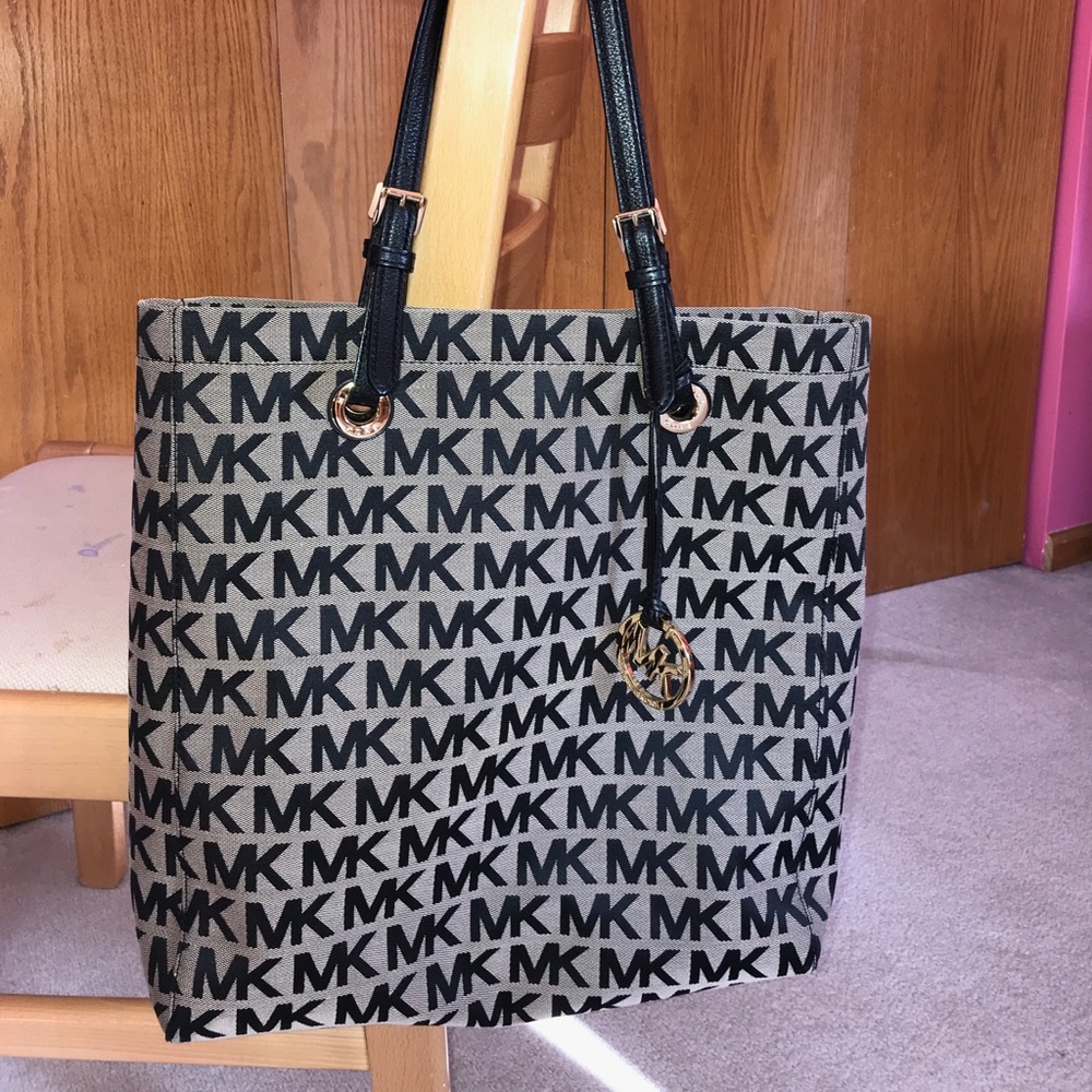 Micheal Kors, over the shoulder tote